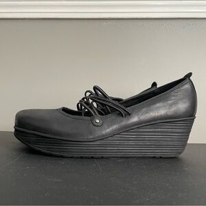 TARA M. Maggie Mary Jane Leather Wedge Slip-on Shoes Women's US 10 Black